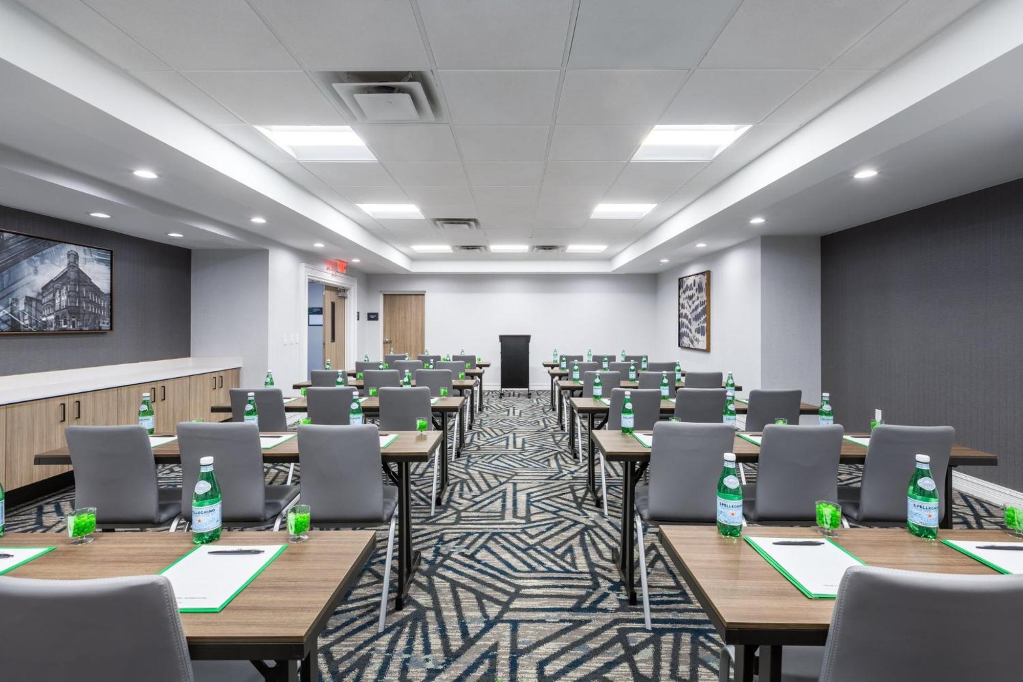 Holiday Inn Anderson, an IHG Hotel Buitenkant foto